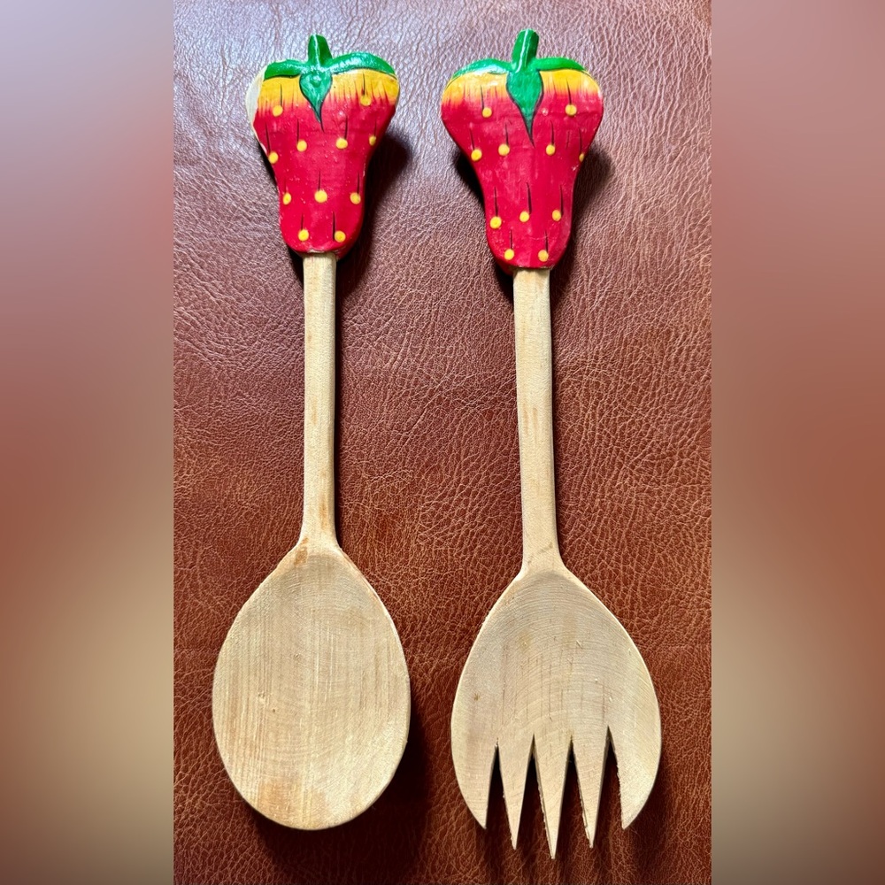Vintage Strawberry Salad Server Pasta Fruit Set Handpainted Handmade Bali 25+ yr